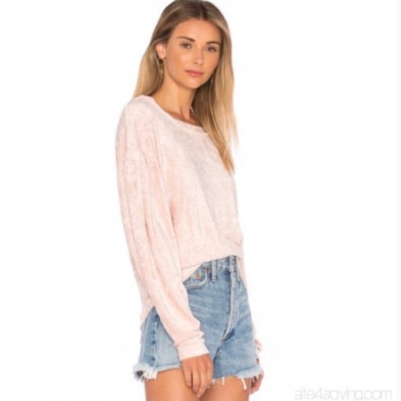 WE THE FREE Milan Crushed Velvet Sweatshirt/Sweater/Top PINK /Actual Photos Soon - Picture 2 of 3